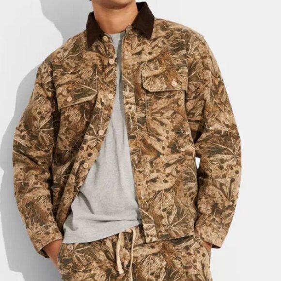 NWT Men's Camo Print Trucker Jacket - Original Use LARGE